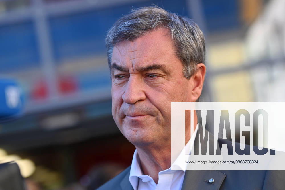 Markus SOEDER, Minister-President of Bavaria and CSU Chairman, single image, cropped single subject, portrait,Portrait: Markus SOEDER, Minister-President of Bavaria and CSU Chairman, visits the Sport Elementary School on Margare