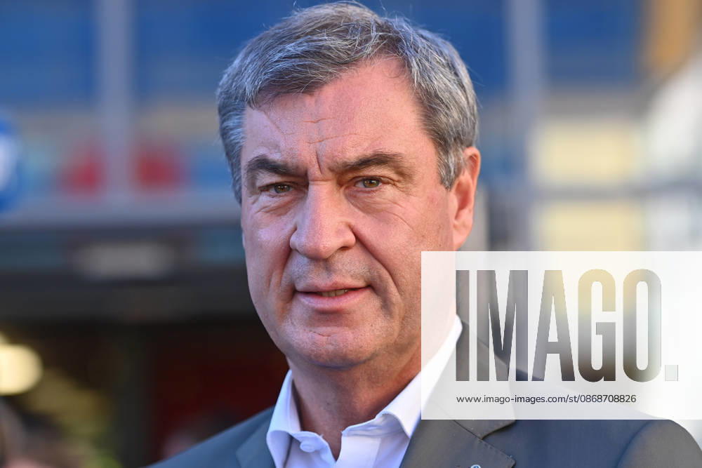 Markus SOEDER, Minister-President of Bavaria and CSU Chairman, single image, cropped single subject, portrait,Portrait: Markus SOEDER, Minister-President of Bavaria and CSU Chairman, visits the Sport Elementary School on Margare