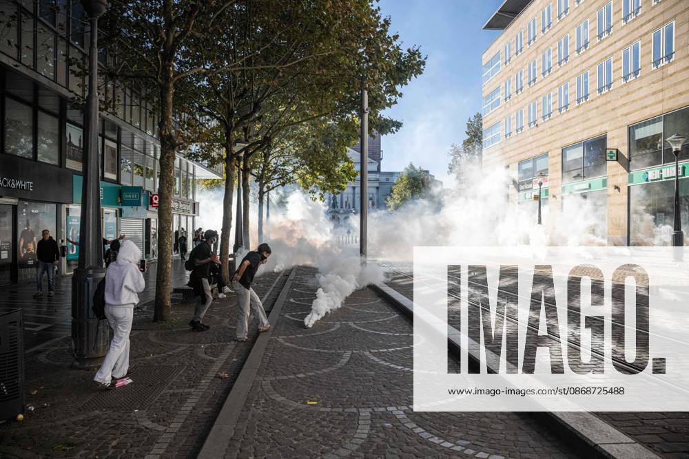 Incidents as students gather outside several schools in Liege during a protest against education reforms and budget cuts, on Tuesday 6 October 2026. Yesterday police arrested 16 people after the protests turned violent. The protests in French-speaking Belgium have been ongoing for months, following a series of reforms and budget cuts introduced by the French Community Government. JONASxROOSENS 188912351