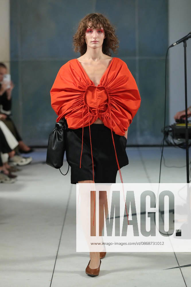 PFW - Litkovska Runway A model walks the runway during the Litkovska Womenswear Spring Summer 2027 show as part of the Paris Fashion Week on October 6, 2026 in Paris, France. Photo by Alain-Gil Gonzalez ABACAPRESS.COM Paris France