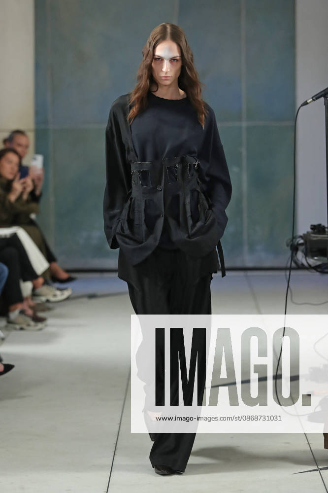 PFW - Litkovska Runway A model walks the runway during the Litkovska Womenswear Spring Summer 2027 show as part of the Paris Fashion Week on October 6, 2026 in Paris, France. Photo by Alain-Gil Gonzalez ABACAPRESS.COM Paris France