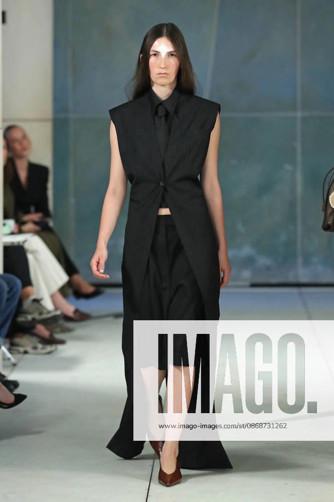 PFW - Litkovska Runway A model walks the runway during the Litkovska Womenswear Spring Summer 2027 show as part of the Paris Fashion Week on October 6, 2026 in Paris, France. Photo by Alain-Gil Gonzalez ABACAPRESS.COM Paris France
