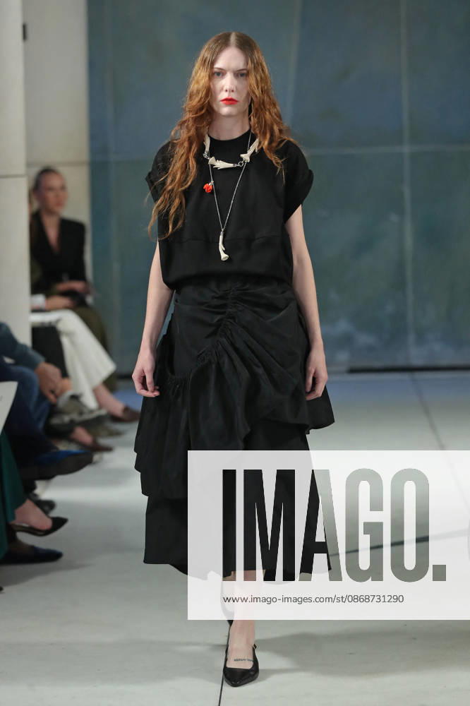 PFW - Litkovska Runway A model walks the runway during the Litkovska Womenswear Spring Summer 2027 show as part of the Paris Fashion Week on October 6, 2026 in Paris, France. Photo by Alain-Gil Gonzalez ABACAPRESS.COM Paris France