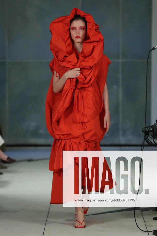 PFW - Litkovska Runway A model walks the runway during the Litkovska Womenswear Spring Summer 2027 show as part of the Paris Fashion Week on October 6, 2026 in Paris, France. Photo by Alain-Gil Gonzalez ABACAPRESS.COM Paris France