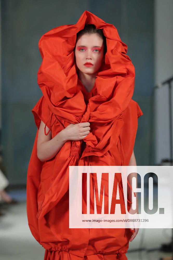 PFW - Litkovska Runway A model walks the runway during the Litkovska Womenswear Spring Summer 2027 show as part of the Paris Fashion Week on October 6, 2026 in Paris, France. Photo by Alain-Gil Gonzalez ABACAPRESS.COM Paris France