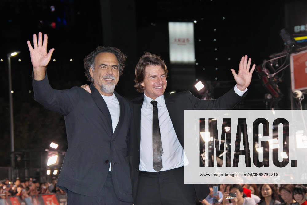 Actor Tom Cruise(R) and Director Alejandro Gonzalez Inarritu pose for camera during the Japan Premiere for the film Digger in Tokyo, Japan on Tuesday, October 6, 2026. TKP2026100612 KEIZOxMORI