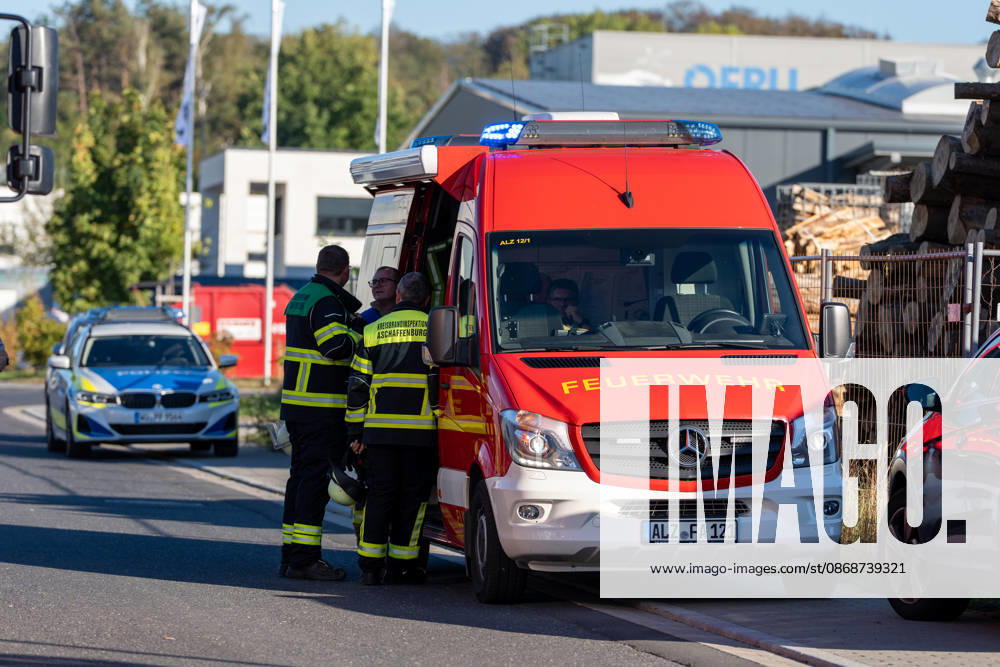 Machine Fire in Warehouse Causes Heavy Smoke; Company Building Evacuated On Tuesday, October 6, 2026, a machine fire broke out in Alzenau in the Aschaffenburg district. The fire started in the electrical system of a machine and caused heavy smoke to fill the warehouse and offices.