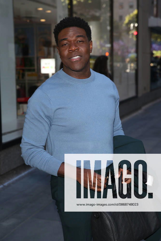 SAM RICHARDSON arrives At NBC Studios For Ã‹oeThe Today Show New York USA - ZUMAh16_ 20261006_zaf_h16_076