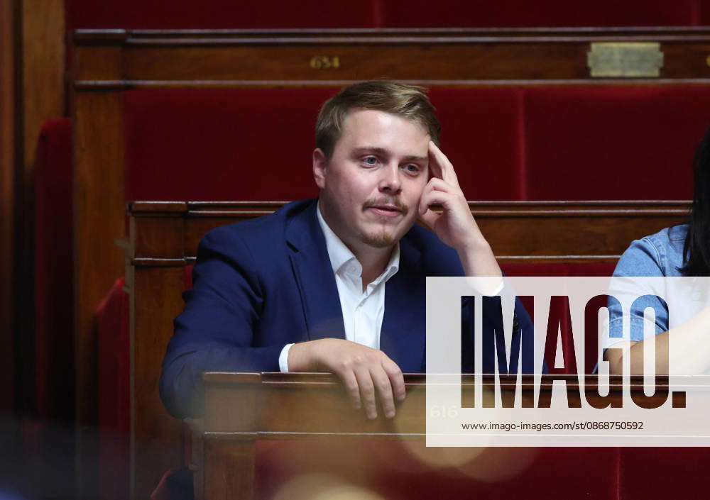 AssembleÌe Nationale - QAG du 6 octobre 2026 Louis Boyard Sà ance des Questions d Actualità s au Gouvernement à l AssembleÌe Nationale à Paris, le 6 octobre 2026. Current Affairs Question Period with the Government at the National Assembly in Paris