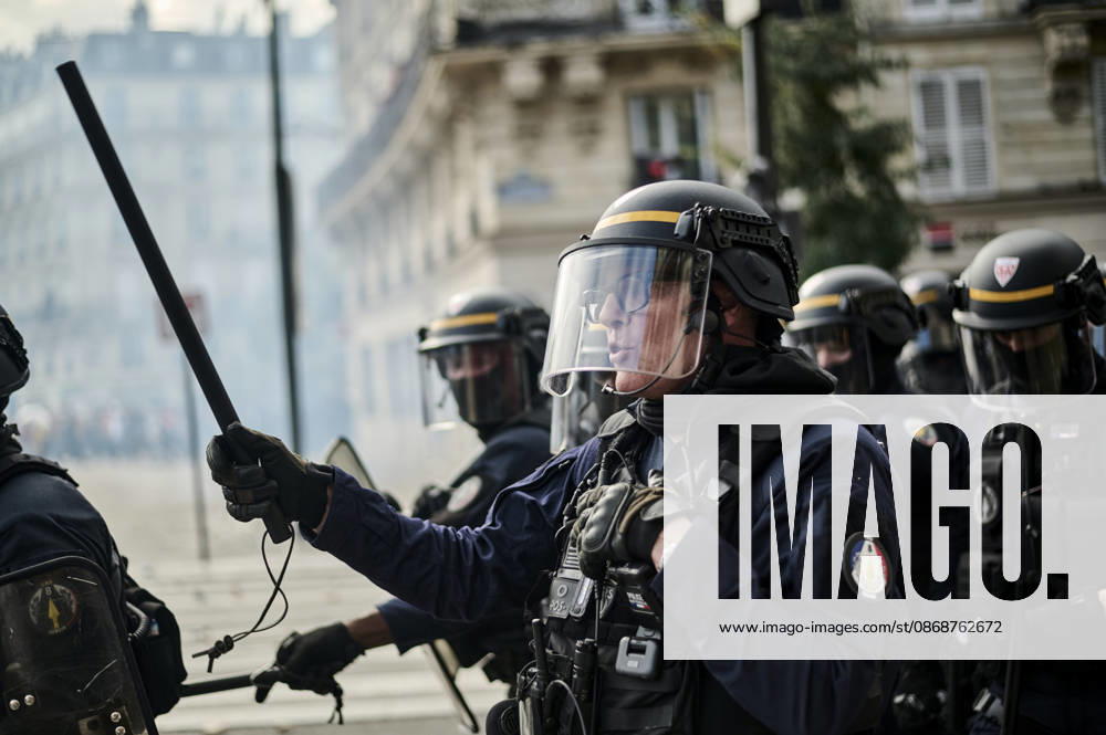 Tensions on the edge of the high school students protest in Paris, on October 6, 2026. - 06 10 2026 - France Ile-de-France (region) Paris - AntoninxBuratx Pictorium LePictorium_0342098