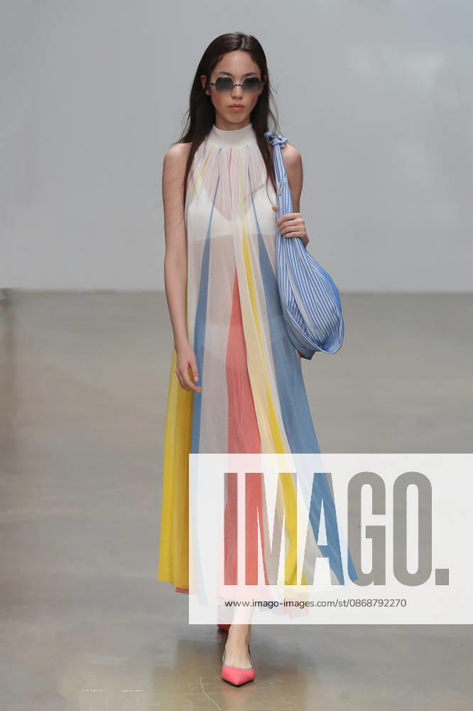 PFW - CFCL Runway A model walks the runway during the CFCL Ready to Wear Fall Winter 2026-2027 fashion show as part of Paris Fashion Week on March 10, 2026 in Paris, France. Photo by Alain-Gil Gonzalez ABACAPRESS.COM Paris France