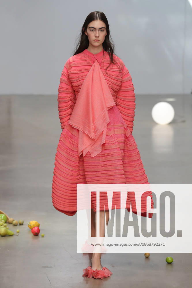 PFW - CFCL Runway A model walks the runway during the CFCL Ready to Wear Fall Winter 2026-2027 fashion show as part of Paris Fashion Week on March 10, 2026 in Paris, France. Photo by Alain-Gil Gonzalez ABACAPRESS.COM Paris France