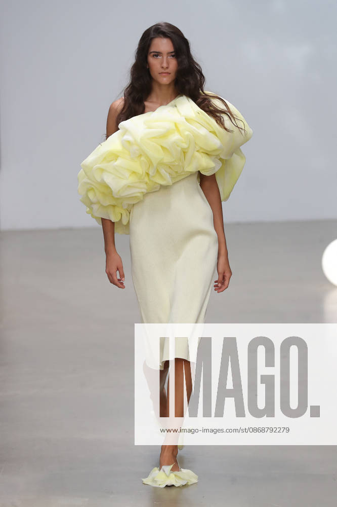 PFW - CFCL Runway A model walks the runway during the CFCL Ready to Wear Fall Winter 2026-2027 fashion show as part of Paris Fashion Week on March 10, 2026 in Paris, France. Photo by Alain-Gil Gonzalez ABACAPRESS.COM Paris France