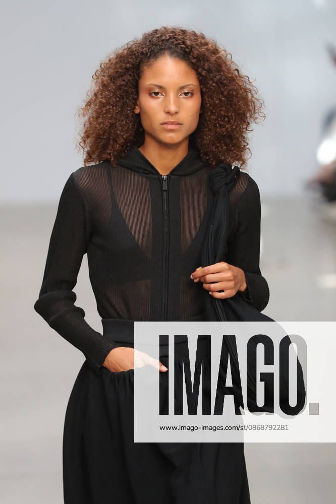 PFW - CFCL Runway A model walks the runway during the CFCL Ready to Wear Fall Winter 2026-2027 fashion show as part of Paris Fashion Week on March 10, 2026 in Paris, France. Photo by Alain-Gil Gonzalez ABACAPRESS.COM Paris France