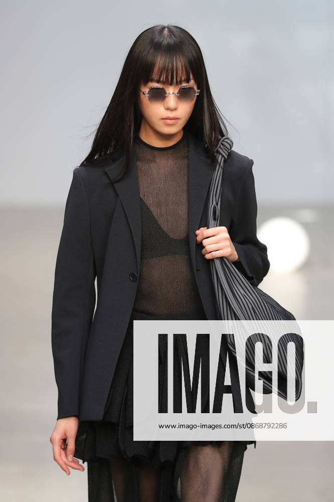 PFW - CFCL Runway A model walks the runway during the CFCL Ready to Wear Fall Winter 2026-2027 fashion show as part of Paris Fashion Week on March 10, 2026 in Paris, France. Photo by Alain-Gil Gonzalez ABACAPRESS.COM Paris France
