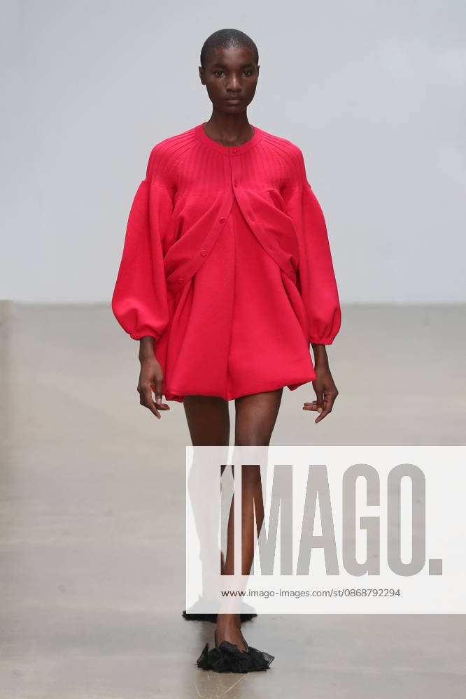 PFW - CFCL Runway A model walks the runway during the CFCL Ready to Wear Fall Winter 2026-2027 fashion show as part of Paris Fashion Week on March 10, 2026 in Paris, France. Photo by Alain-Gil Gonzalez ABACAPRESS.COM Paris France