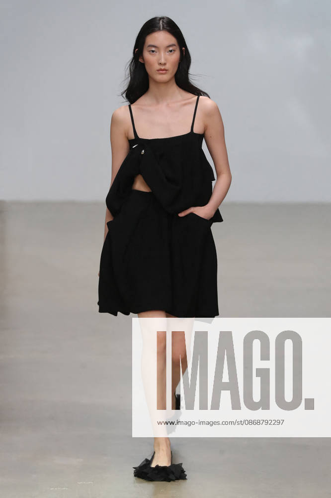 PFW - CFCL Runway A model walks the runway during the CFCL Ready to Wear Fall Winter 2026-2027 fashion show as part of Paris Fashion Week on March 10, 2026 in Paris, France. Photo by Alain-Gil Gonzalez ABACAPRESS.COM Paris France