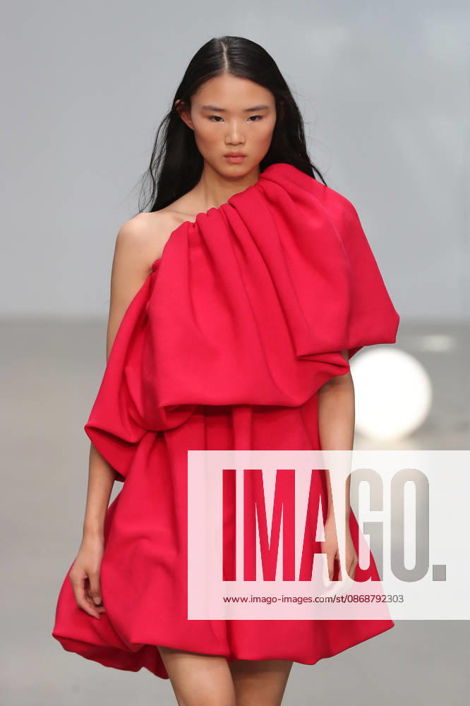 PFW - CFCL Runway A model walks the runway during the CFCL Ready to Wear Fall Winter 2026-2027 fashion show as part of Paris Fashion Week on March 10, 2026 in Paris, France. Photo by Alain-Gil Gonzalez ABACAPRESS.COM Paris France