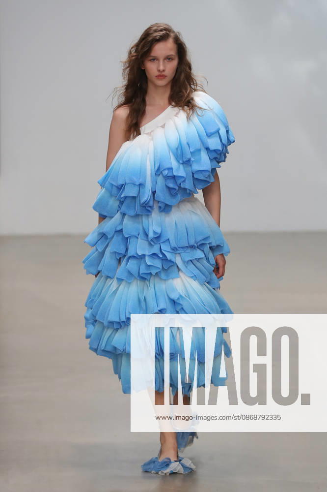 PFW - CFCL Runway A model walks the runway during the CFCL Ready to Wear Fall Winter 2026-2027 fashion show as part of Paris Fashion Week on March 10, 2026 in Paris, France. Photo by Alain-Gil Gonzalez ABACAPRESS.COM Paris France