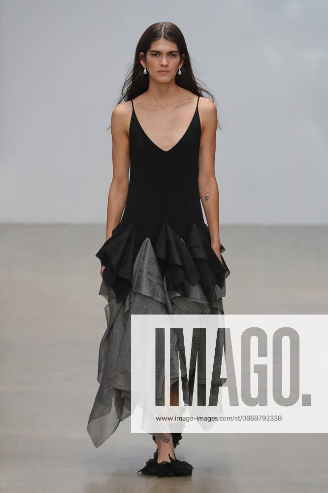 PFW - CFCL Runway A model walks the runway during the CFCL Ready to Wear Fall Winter 2026-2027 fashion show as part of Paris Fashion Week on March 10, 2026 in Paris, France. Photo by Alain-Gil Gonzalez ABACAPRESS.COM Paris France