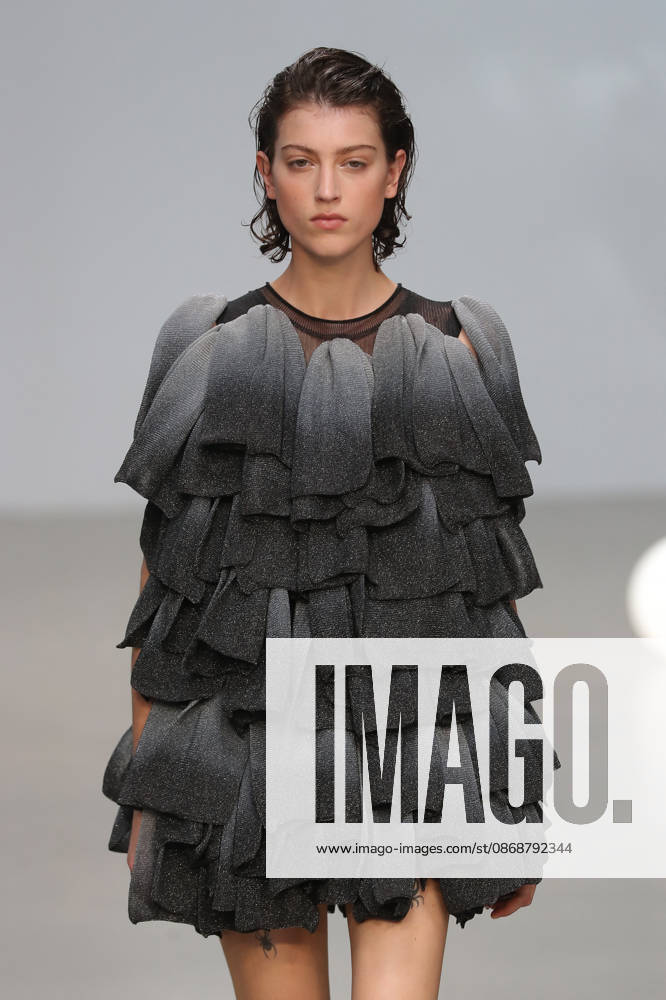 PFW - CFCL Runway A model walks the runway during the CFCL Ready to Wear Fall Winter 2026-2027 fashion show as part of Paris Fashion Week on March 10, 2026 in Paris, France. Photo by Alain-Gil Gonzalez ABACAPRESS.COM Paris France