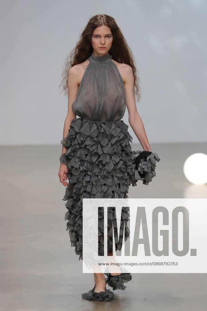 PFW - CFCL Runway A model walks the runway during the CFCL Ready to Wear Fall Winter 2026-2027 fashion show as part of Paris Fashion Week on March 10, 2026 in Paris, France. Photo by Alain-Gil Gonzalez ABACAPRESS.COM Paris France