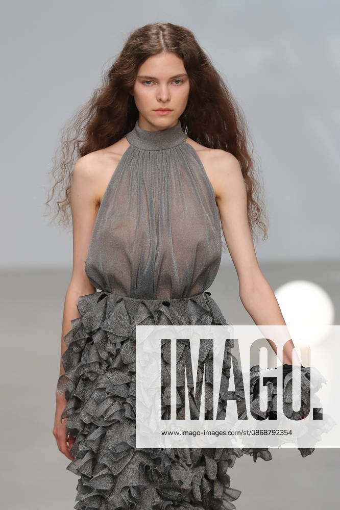 PFW - CFCL Runway A model walks the runway during the CFCL Ready to Wear Fall Winter 2026-2027 fashion show as part of Paris Fashion Week on March 10, 2026 in Paris, France. Photo by Alain-Gil Gonzalez ABACAPRESS.COM Paris France