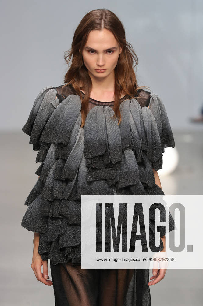 PFW - CFCL Runway A model walks the runway during the CFCL Ready to Wear Fall Winter 2026-2027 fashion show as part of Paris Fashion Week on March 10, 2026 in Paris, France. Photo by Alain-Gil Gonzalez ABACAPRESS.COM Paris France