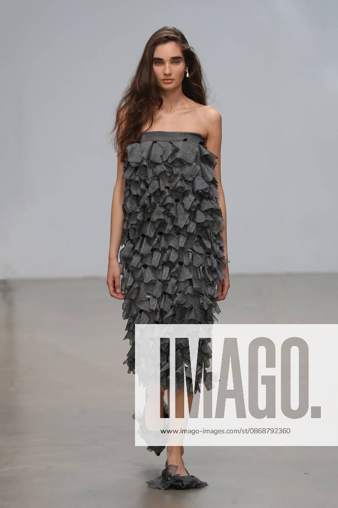 PFW - CFCL Runway A model walks the runway during the CFCL Ready to Wear Fall Winter 2026-2027 fashion show as part of Paris Fashion Week on March 10, 2026 in Paris, France. Photo by Alain-Gil Gonzalez ABACAPRESS.COM Paris France