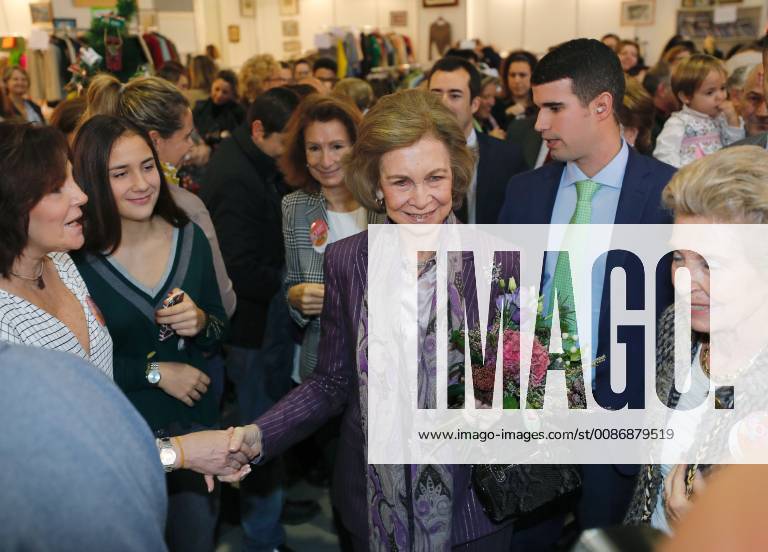 Spain s Emeritus Queen Sofia (C) waves several attendants as she visits a charity jumble sale in Madrid, Spain, 18 November 2018. The event, organized by Nuevo Futuro organization, raises money for taking care of children and young people who become part of the protection system. Spain s Emeritus Queen Sofia visits a charity jumble sale !ACHTUNG: NUR REDAKTIONELLE NUTZUNG!