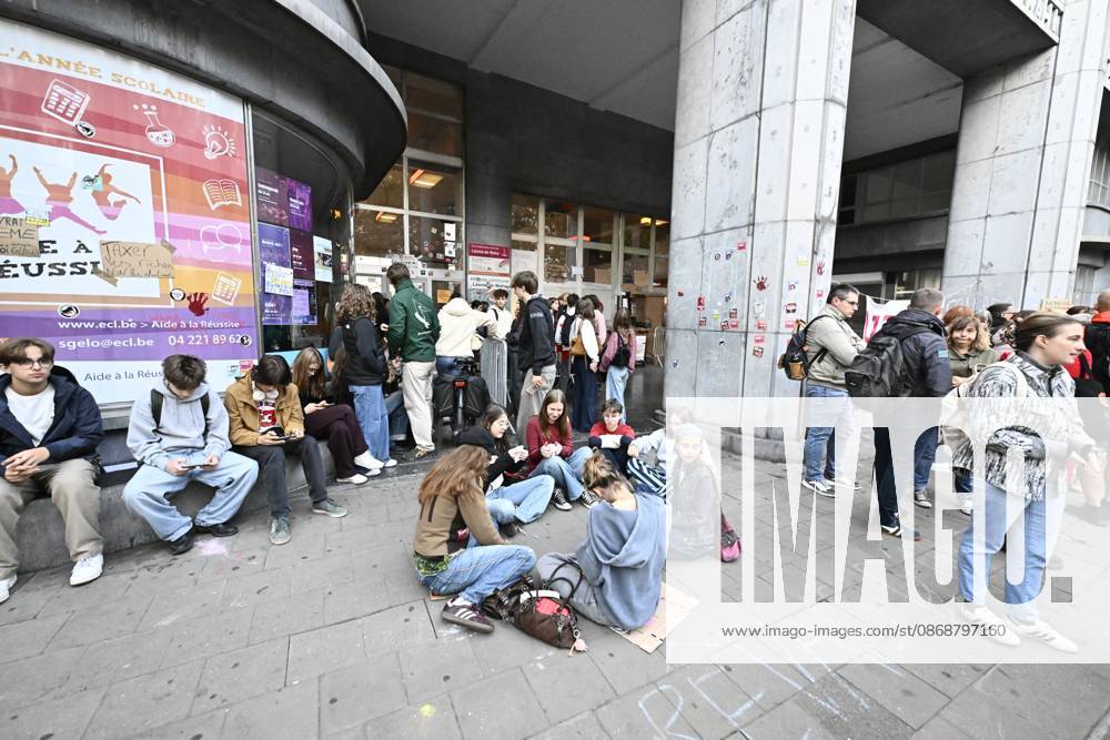 Students gather outside Leoni de Waha school in Liege city center during a protest against education reforms and budget cuts, on Wednesday 7 October 2026. On Monday police arrested 16 people after the protests turned violent. About a hundred rioters continued to vandalize the city centre and face police on Tuesday. This Wednesday, police and Liege mayor called students to come back to school. ERICxLALMAND 189026744