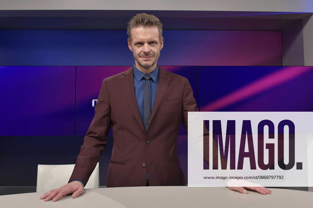 Florian Schroeder on the ARD talk show *maischberger* at the studio in Berlin-Adlershof, Berlin, October 6, 2026 Foto:xM.xBehrensx xFuturexImagex maischberger0610_6012