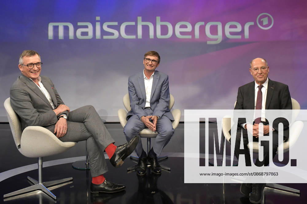 Andreas Rödder, Sönke Neitzel, and Gregor Gysi on the ARD talk show *maischberger* at the studio in Berlin-Adlershof, Berlin, October 6, 2026 Foto:xM.xBehrensx xFuturexImagex maischberger0610_6034