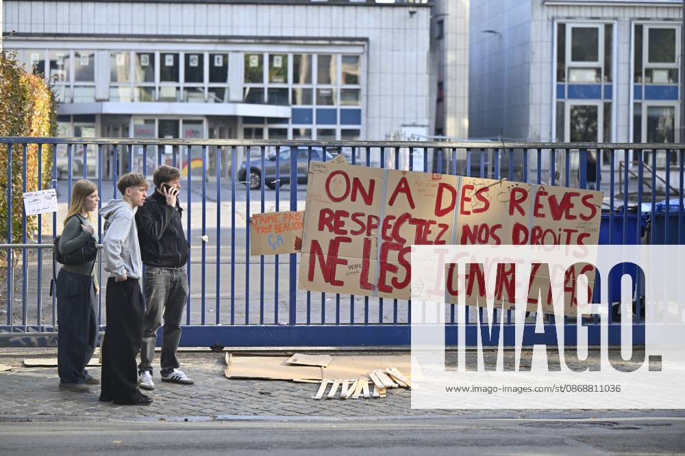 Students gather outside Leoni de Waha school in Liege city center during a protest against education reforms and budget cuts, on Wednesday 7 October 2026. On Monday police arrested 16 people after the protests turned violent. About a hundred rioters continued to vandalize the city centre and face police on Tuesday. This Wednesday, police and Liege mayor called students to come back to school. ERICxLALMAND 189036164