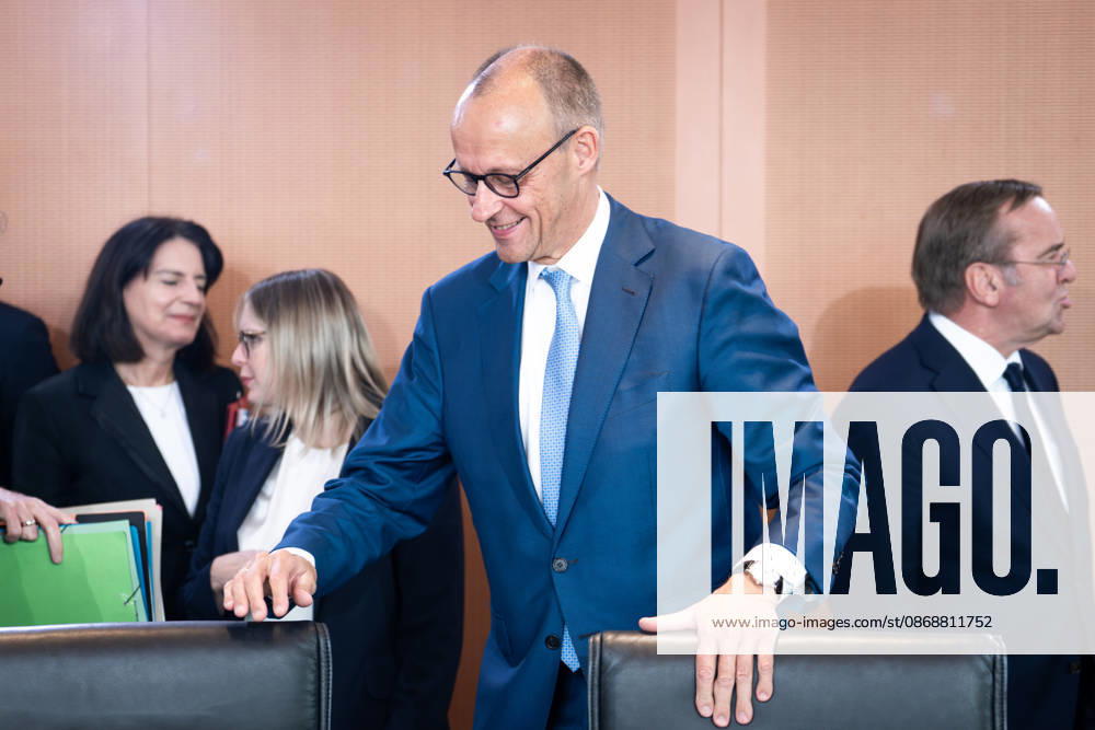 61st Meeting of the Federal Cabinet – Latest News, October 7, 2026, Berlin; Federal Chancellor Friedrich Merz (CDU) upon arrival in the Cabinet Chamber ahead of the Cabinet meeting; Federal Cabinet meeting at the Federal Chancellery in Berlin, Berlin, Germany