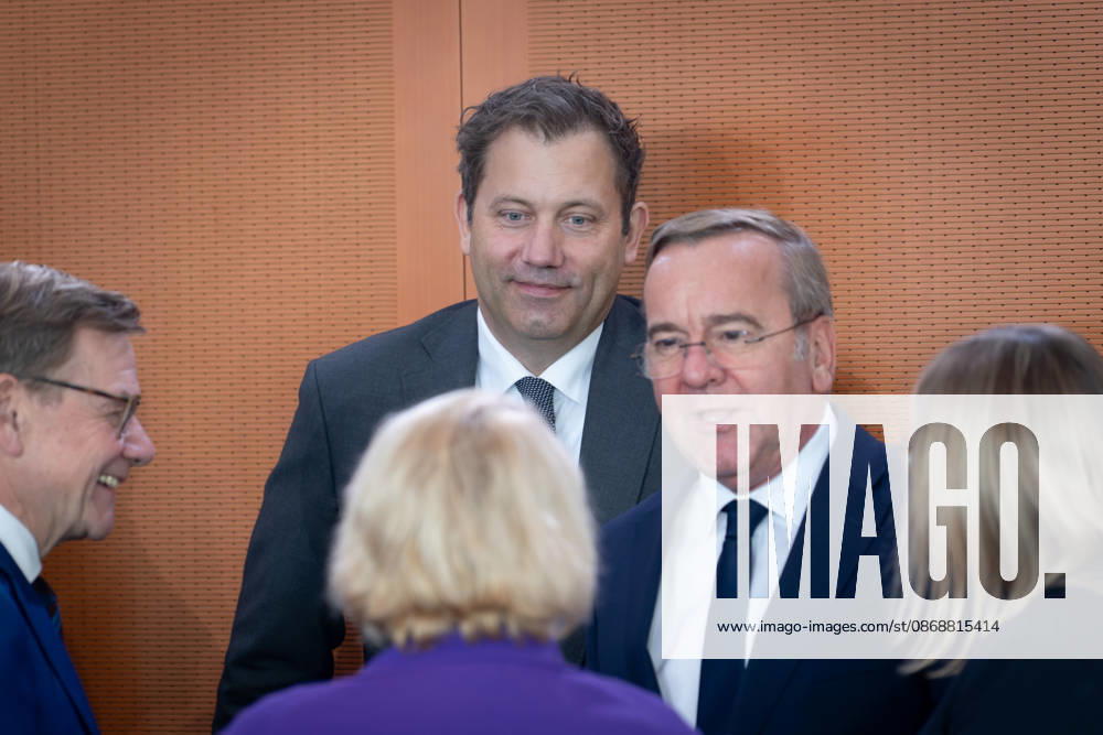 Cabinet meeting, Federal Government, Kickoff, Cabinet meeting, Federal Government, Lars Klingbeil, Federal Minister of Finance, Vice Chancellor, Boris Pistorius, Federal Minister of Defense, Berlin, Berlin, GER