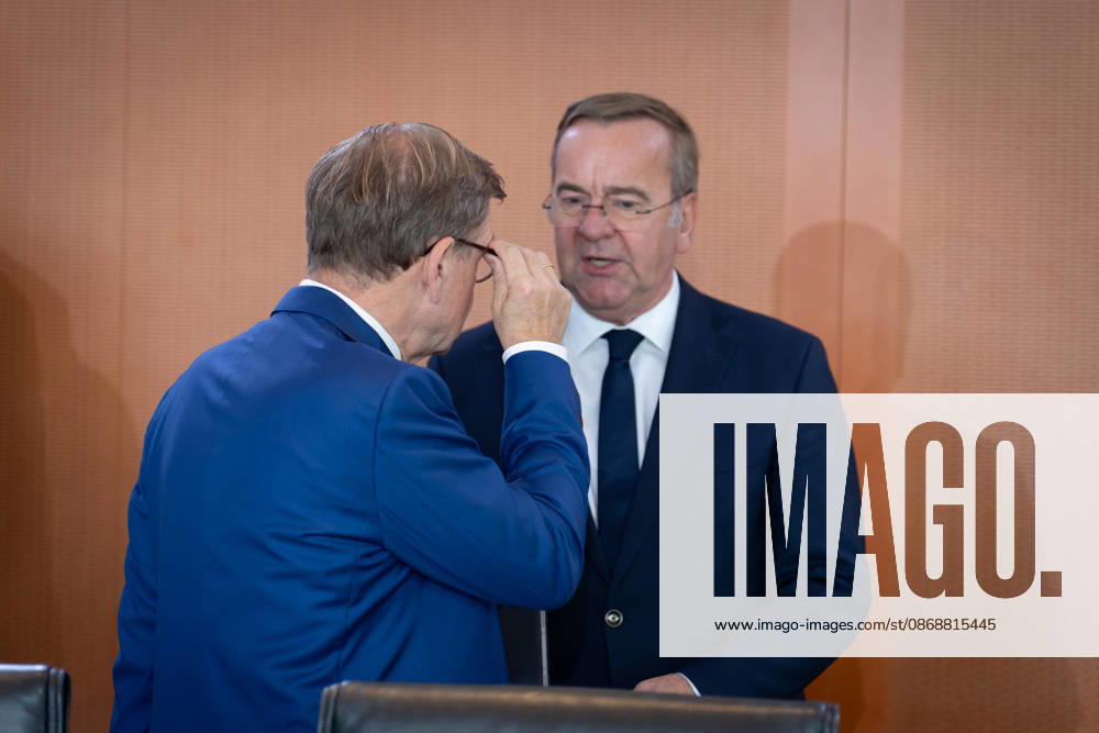 Cabinet meeting, Federal Government, Kickoff, Cabinet meeting, Federal Government, Boris Pistorius, Federal Minister of Defense, Johann Wadephul, Federal Minister of Foreign Affairs, Berlin, Berlin, GER