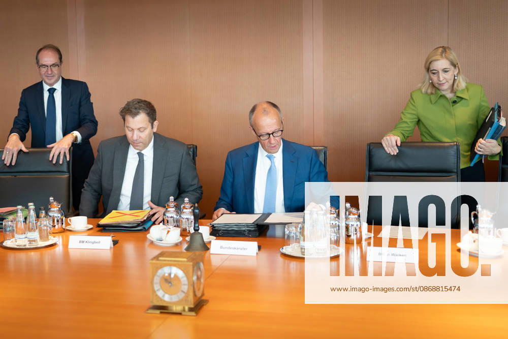Cabinet meeting, Federal Government, Kickoff, Cabinet meeting, Federal Government, Federal Chancellor, Friedrich Merz, Minister of the Federal Chancellery, Nina Warken, Lars Klingbeil, Federal Minister of Finance, Vice Chancellor, Alexander Dobrindt, Federal Minister of the Interior, Berlin, Berlin, GER