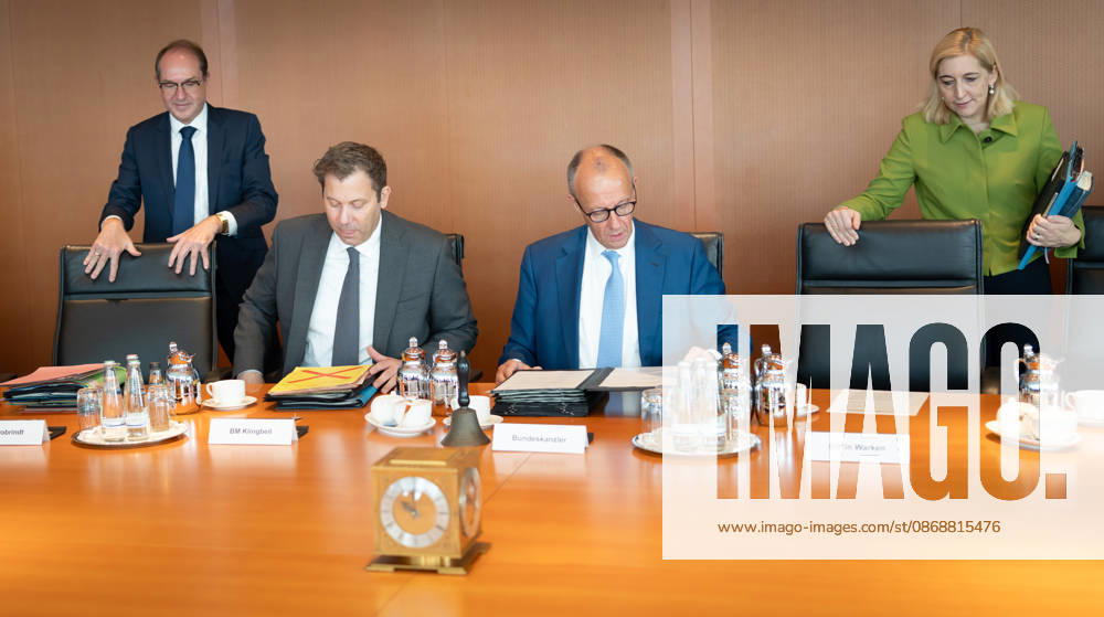 Cabinet meeting, Federal Government, Kickoff, Cabinet meeting, Federal Government, Federal Chancellor, Friedrich Merz, Minister of the Federal Chancellery, Nina Warken, Lars Klingbeil, Federal Minister of Finance, Vice Chancellor, Alexander Dobrindt, Federal Minister of the Interior, Berlin, Berlin, GER