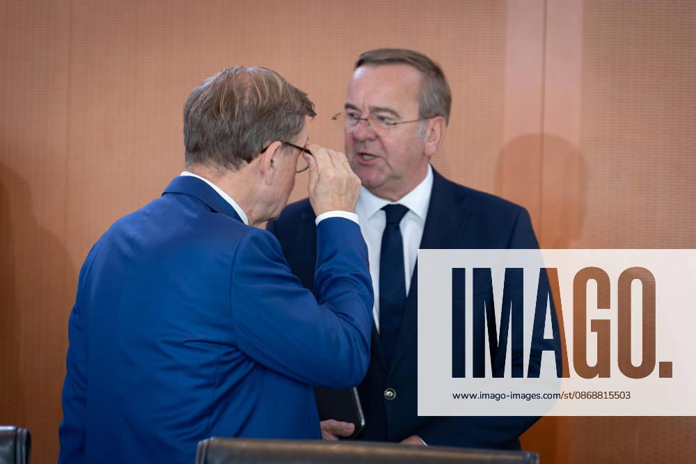 Cabinet meeting, Federal Government, Kickoff, Cabinet meeting, Federal Government, Boris Pistorius, Federal Minister of Defense, Johann Wadephul, Federal Minister of Foreign Affairs, Berlin, Berlin, GER