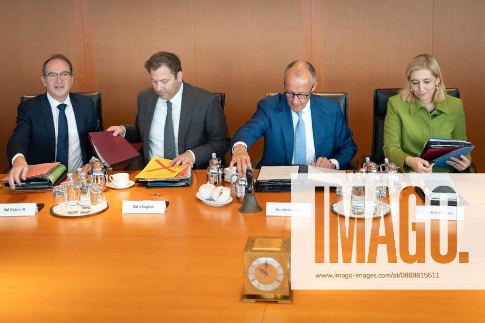 Cabinet meeting, Federal Government, Kickoff, Cabinet meeting, Federal Government, Federal Chancellor, Friedrich Merz, Minister of the Federal Chancellery, Nina Warken, Lars Klingbeil, Federal Minister of Finance, Vice Chancellor, Alexander Dobrindt, Federal Minister of the Interior, Berlin, Berlin, GER