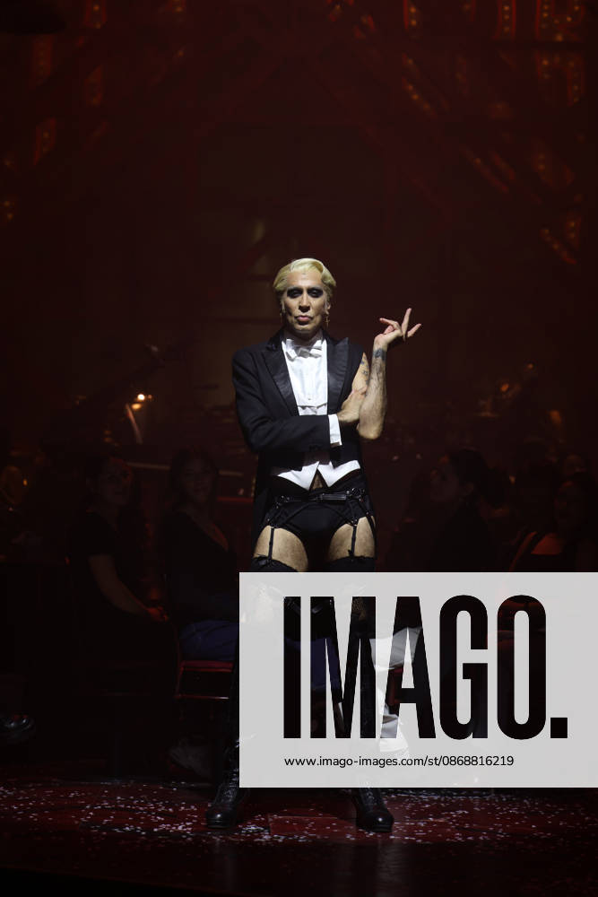 Mario Vaquerizo Presents the Musical *Cabaret* in Madrid Mario Vaquerizo during the press preview of the musical *Cabaret* at Espacio Delicias on October 7, 2026, in Madrid, Spain. The artist will take on this iconic role starting October 9 at an even more immersive venue. CELEBRITIES MUSIC CABARET MUSICAL Madrid Madrid Spain