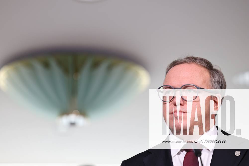 Thuringian State Parliament Statement by Minister-President Mario Voigt (CDU), October 7, 2026, Erfurt, Thuringian State Parliament, Statement by Minister-President Mario Voigt (CDU); he has withdrawn the lawsuit and accepts the revocation of his doctoral degree