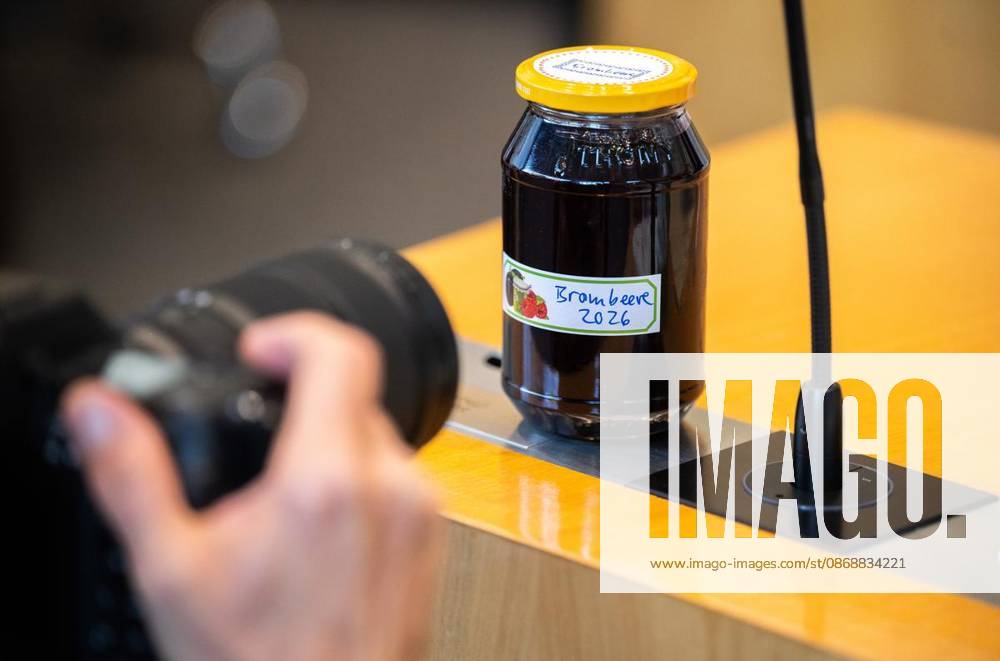 8 THURINGIAN STATE PARLIAMENT 56th PLENARY SESSION ** FOR ** ** Oct. 7, 2026, Erfurt, Thuringian State Parliament, 8th Legislative Term, 56th Plenary Session (photo): A jar of blackberry jam sits on Sigrid Hupach’s table. Thuringia, Fair Germany, Thuringia, Erfurt. Copyright SaschaxFromm