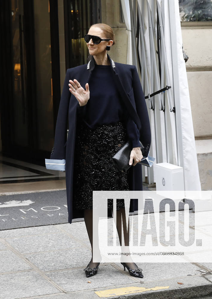 Céline Dion greets her fans in the rain as she leaves the Royal Monceau Hotel in Paris, before heading to the La Plénitude Arena in Paris La Défense to continue her concert series, October 7, 2026 Marc Ausset Lacroix Bestimage Celine Dion greets fans in the rain as she leaves the Royal Monceau Hotel in Paris, before heading to the La Plénitude Arena at Paris La Défense to continue her concert series on October 7, 2026 Paris, France