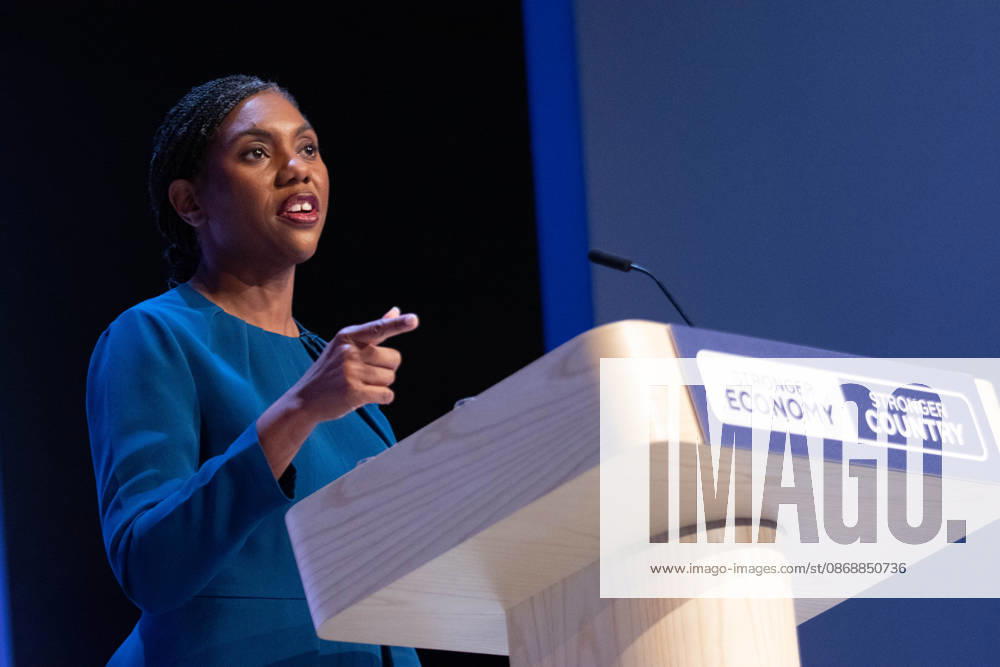 Conservative leader Kemi Badenoch addresses delegates at the Symphony Hall in Birmingham on the final day of the partys annual conference. Kemi Badenoch delivered her high-stakes keynote speech, she promised sweeping tax cuts and took direct aim at Andy Burnham s Labour government, declaring a battle for the soul of the nation Birmingham United Kingdom - ZUMAs197 20261007_aaa_s197_093
