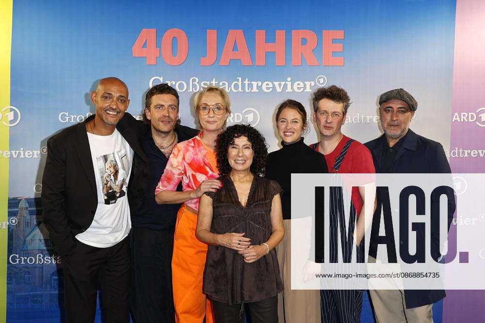 Patrick Abozen, Enrique Fiss, Saskia Fischer, Maria Ketikidou, Sinha Melina Gierke, Sven Fricke and Oezguer Karadeniz attend the photo call for the 40th anniversary of the series *Großstadtrevier* on October 7, 2026, at the Astor Film Lounge in Hamburg, Germany. 40th anniversary *Großstadtrevier* photo call in Hamburg, Germany