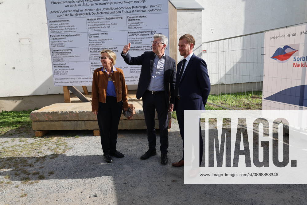 Erster Spatenstich: Baustart für das Sorbisches Wissensforum in Bautzen Bautzen, 7. Oktober 2026. Mit dem feierlichen ersten Spatenstich haben heute in Bautzen die Bauarbeiten für das Sorbisches Wissensforum begonnen. Das rund 50 Millionen Euro teure Großprojekt auf dem historischen Lauenareal gilt als der bisher bedeutendste Meilenstein der Stiftung für das sorbische Volk und wird vollständig über Mittel aus dem sächsischen Strukturwandel finanziert. Bis zur geplanten Fertigstellung im Jahr 2030 entsteht ein moderner, multifunktionaler Gebäudekomplex nach Plänen des Münchner Architekturbüros bogevischs buero. Der Neubau wird zwei der wichtigsten sorbischen Institutionen unter einem Dach vereinen: das Sorbisches Museum mit einer