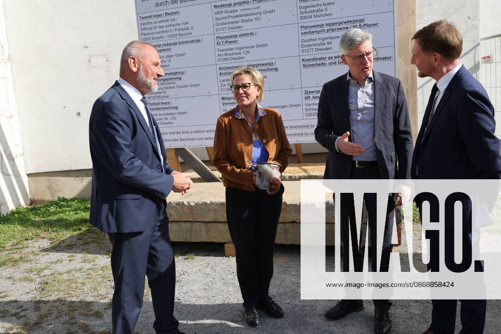 Erster Spatenstich: Baustart für das Sorbisches Wissensforum in Bautzen Bautzen, 7. Oktober 2026. Mit dem feierlichen ersten Spatenstich haben heute in Bautzen die Bauarbeiten für das Sorbisches Wissensforum begonnen. Das rund 50 Millionen Euro teure Großprojekt auf dem historischen Lauenareal gilt als der bisher bedeutendste Meilenstein der Stiftung für das sorbische Volk und wird vollständig über Mittel aus dem sächsischen Strukturwandel finanziert. Bis zur geplanten Fertigstellung im Jahr 2030 entsteht ein moderner, multifunktionaler Gebäudekomplex nach Plänen des Münchner Architekturbüros bogevischs buero. Der Neubau wird zwei der wichtigsten sorbischen Institutionen unter einem Dach vereinen: das Sorbisches Museum mit einer