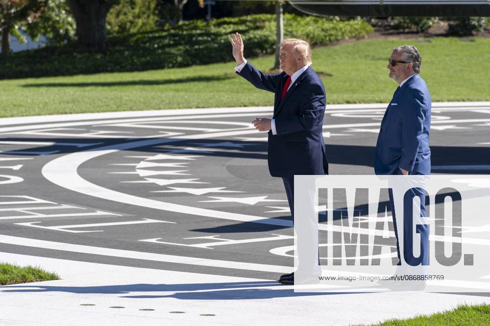President Donald Trump, joined by Sen. Ted Cruz, waves to supporters before departing on Marine One from the South Lawn of the White House..Trump was enroute to a campaign event in San Antonio, Texas. Washington USA - ZUMAs197 20261007_aaa_s197_161